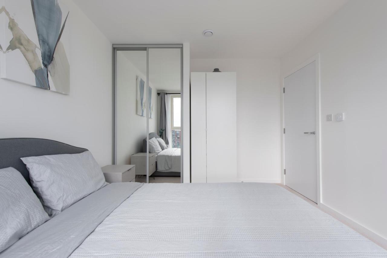 Ac Luxe Penthouse With Free Parking Apartment Londra Exterior foto