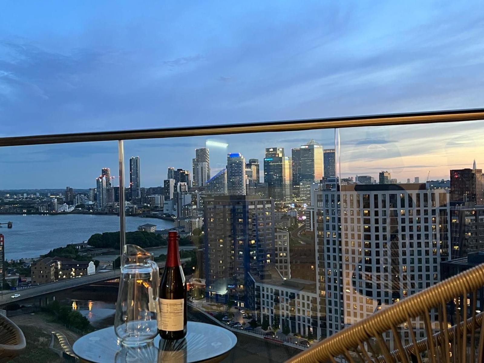 Ac Luxe Penthouse With Free Parking Apartment Londra Exterior foto